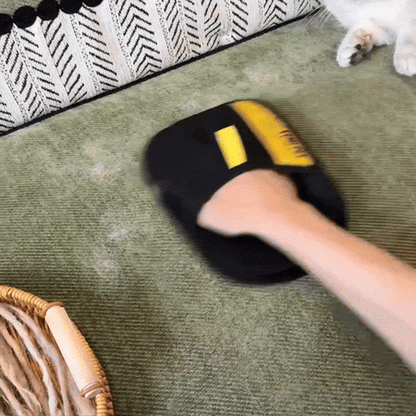 One swipe lifts stubborn fur from couches, cars & clothes-Pet Hair Removal Gloves